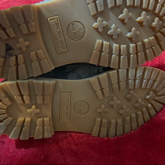 Timberland Boots 🤍 Rarely Worn from FOOTLOCKER - Picture 5 of 10